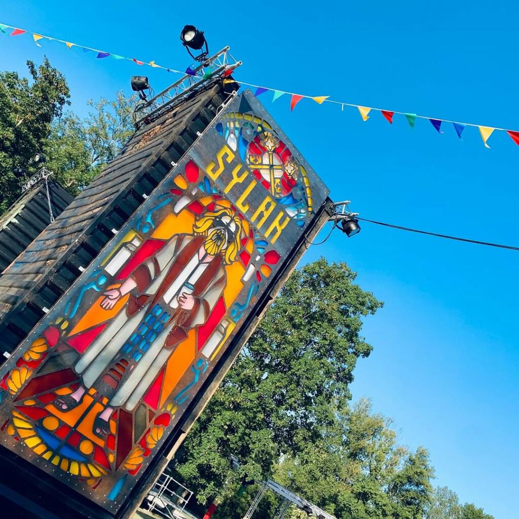 Équipe Eclipshead en maraude sur le site du festival pour assurer écoute et sécurité.